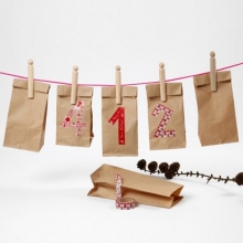 Kalender av papperspåsar med nummer washitejp Jul Pyssel Inspiration