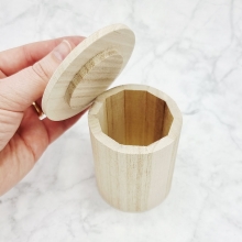 Rund Träask Med Lock – Dia: 6,5 cm - Höjd: 8,5 cm