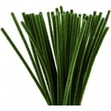 Närbild på grangröna piprensare i tät förpackning för pyssel.