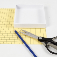 Askar dekorerade med dekorationsfolie DIY Inspiration