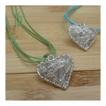 Charms 1 st Wire Heart Dekorationer DIY till scrapbooking, pyssel och hobby