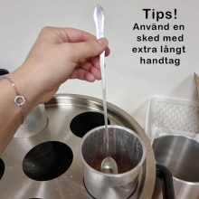 färg till ljus, ljustillverkning, gjuta ljus, gjuta ljus i formar, julljus, silikonform ljus, ljusform jul