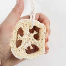 Mini DIY Kit Tvåltillverkning - Olivgröna Snäckor i Resebehållare