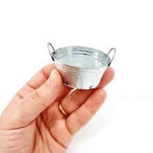 Miniatyr Badbalja - Metall - 5,1x3,9x3,2 cm