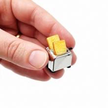 Miniatyr Brödrost i metall med 2 brödskivor - 2x1,5 cm