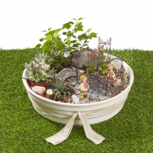 Miniatyr Rött Parasoll H: 6 cm Trädgård till scrapbooking, pyssel och hobby