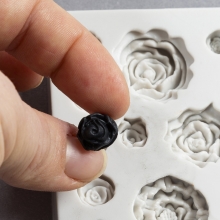 DIY Kit Smycken - Rosor i Lera - Svart och Vit
