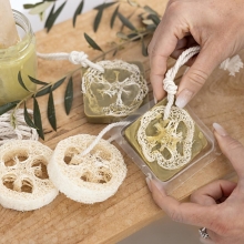 DIY Kit Tvåltillverkning - Olivtvål Med Loofah-Svamp