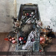 Vignette Arched Shrine - Tim Holtz Halloween - Höjd 22,5 cm