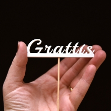 Grattis Skylt Med Pinne - Vit - 9 x 2,5 cm