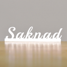 Saknad - Skylt på Pinne - Gravsmyckning, gravdekoration, begravning