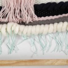 Vävd väggmatta monterad på naturpinne Inspiration Textil Sömnad Broderi