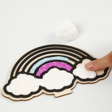 Fé, enhörning och regnbåge i trä dekorerad med Foam Clay Gjutning Modellering Inspiration