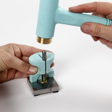 Personligt smycke med mässingtags Inspiration Smyckestillverkning