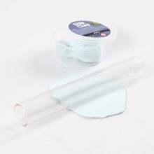 Blomsterkrans av Silk Clay och Creamy Gjutning Modellering Inspiration