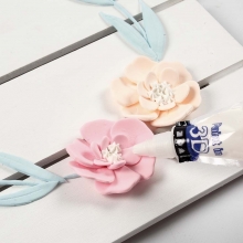 Blomsterkrans av Silk Clay och Creamy Gjutning Modellering Inspiration