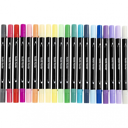 Förpackning med 20 textiltuschpennor i kompletterande färger.