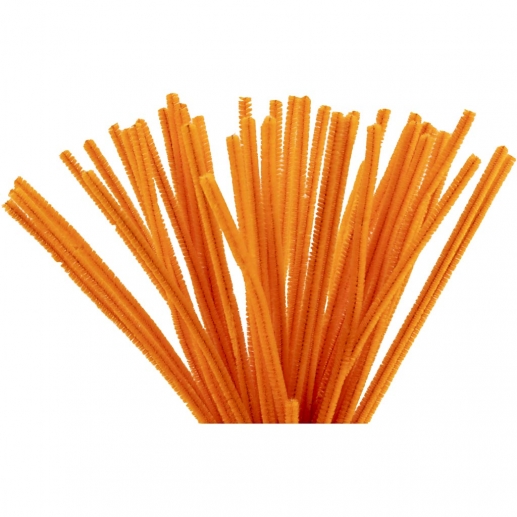 Närbild på orange piprensare i tät förpackning för pyssel.