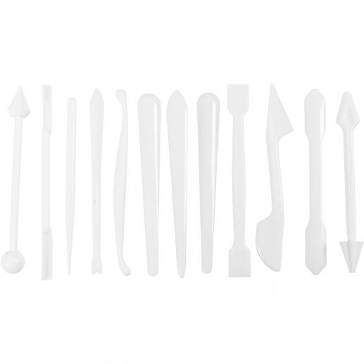 Tolvpack vita modelleringspinnar med olika spetsar upplagda i rad.