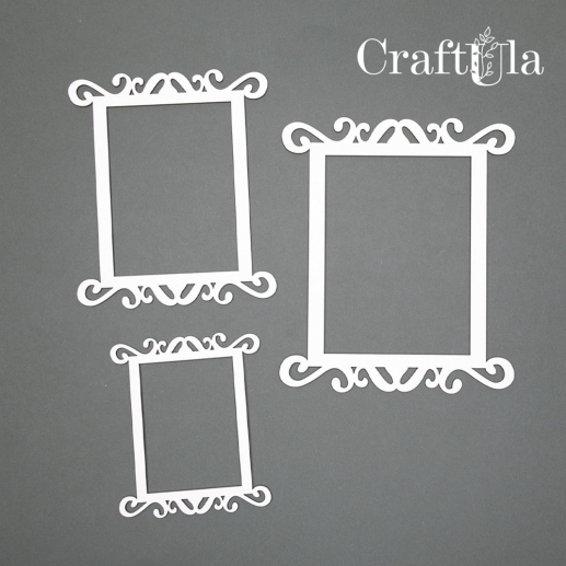 Tre detaljerade chipboardramar i beige naturton i tre olika storlekar med laserskurna ornament.