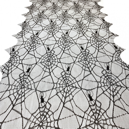 Mönster med spindelnät. Effektfullt mot t.ex. orange eller vit duk. Bordslöparen är perfekt till halloween-festen!