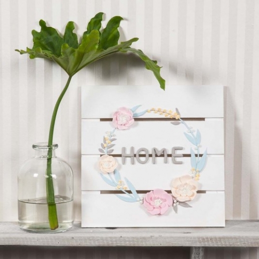 Blomsterkrans av Silk Clay och Creamy Gjutning Modellering Inspiration