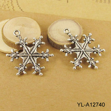 Charms 3 st Snöflingor 30mm Julpyssel till scrapbooking, pyssel och hobby