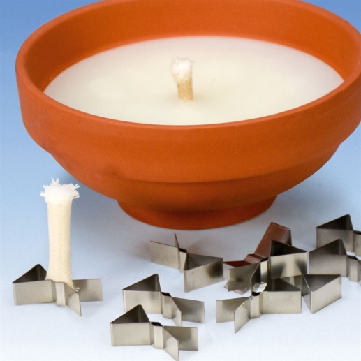 Återanvändbar vekhållare för kraftigare veke med diameter 3-11 mm. Används till marschaller, ljusfat, trädgårdsljus och gjutna l